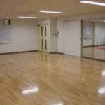 身体を使って楽しくコミュニケーションを学ぶ