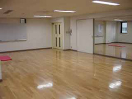 身体を使って楽しくコミュニケーションを学ぶ