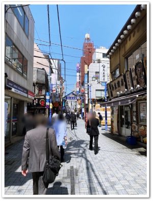 神田西口商店街の朝